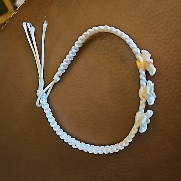 5/$25 Tropical Floral Macrame Anklet - Picture 3 of 5